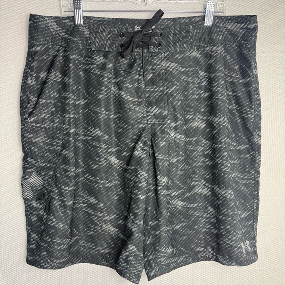 Under Armour Reblek Fishing Board Shorts Men's Size 40 - Picture 1 of 7